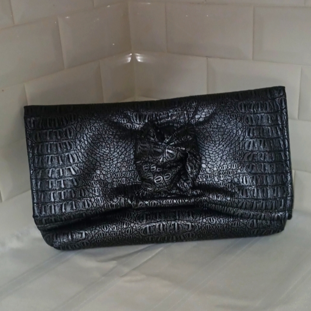 Beverly's Elegant Elements Women's Large Silver Clutch
